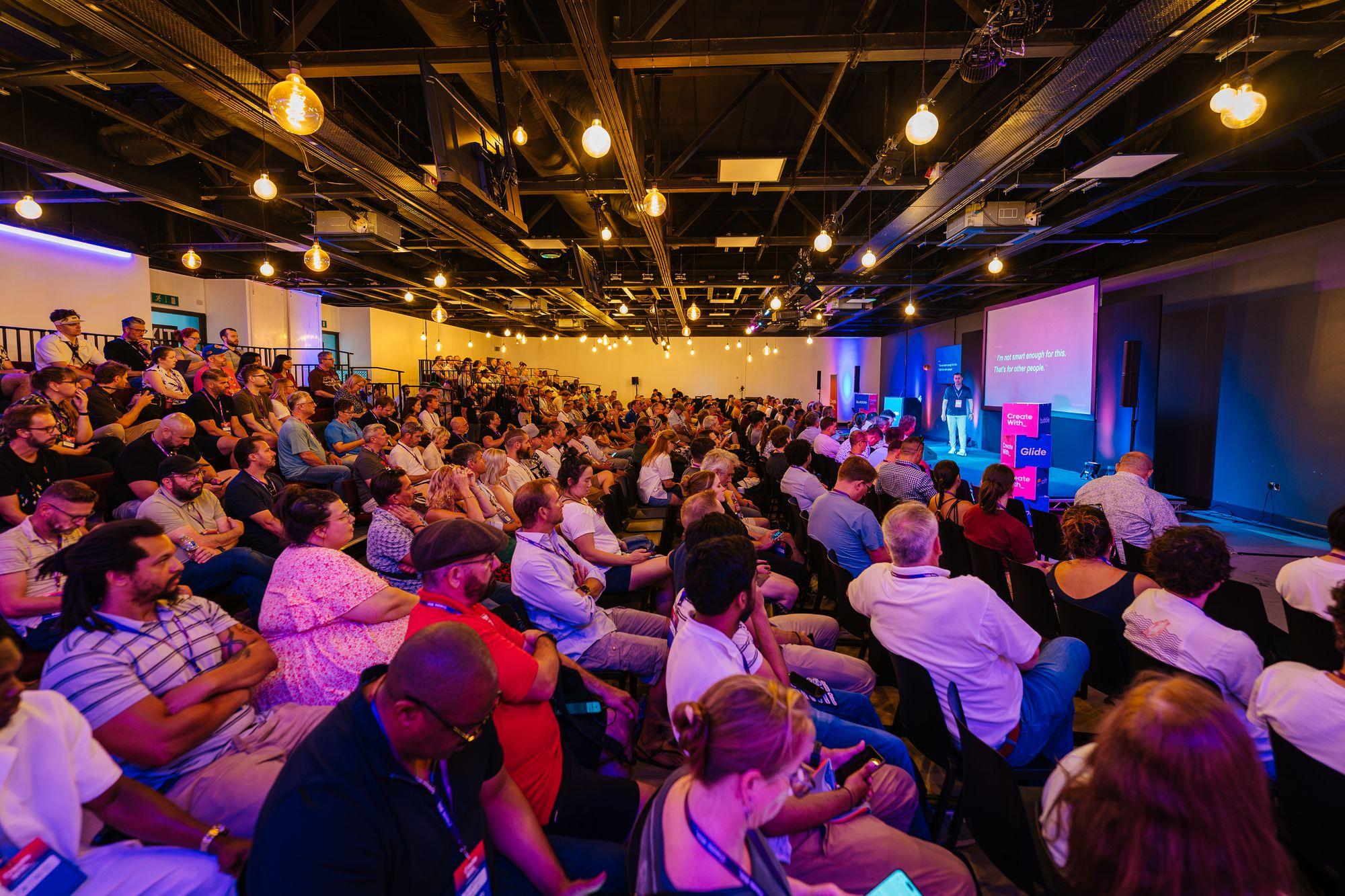 The room seen from the side during a talk
